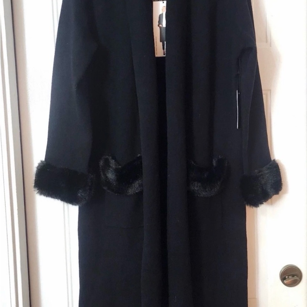 Elegant Black Pea Coat with Faux Fur Trim
